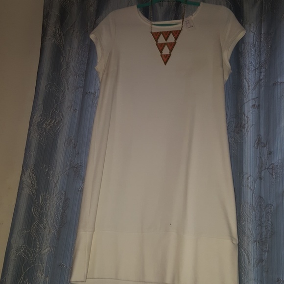 White dress - Picture 2 of 2